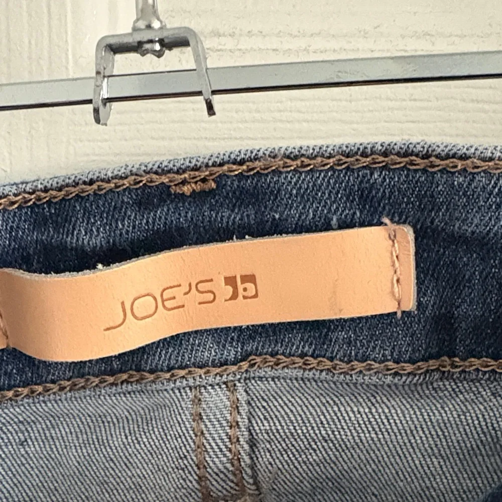 Joe's Jeans Flawless The Icon Mid Rise Skinny Distressed Hem Ankle Jeans W33